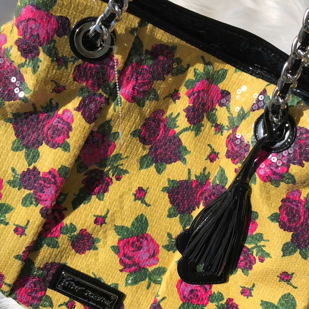 Betsey Johnson ❌⭕️❌ Large Tote 👜